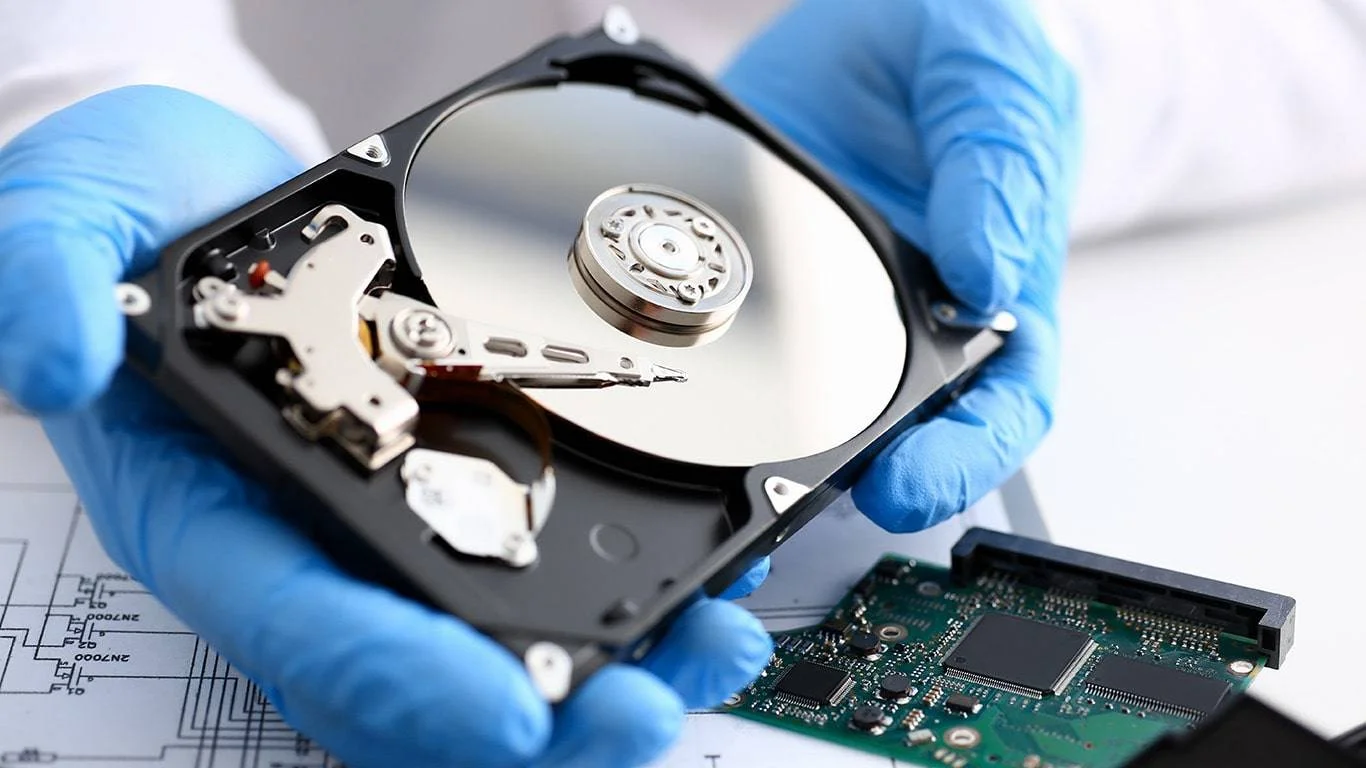 Was Sie über den Prozess der Datenrettung bei Festplattenschäden wissen sollten