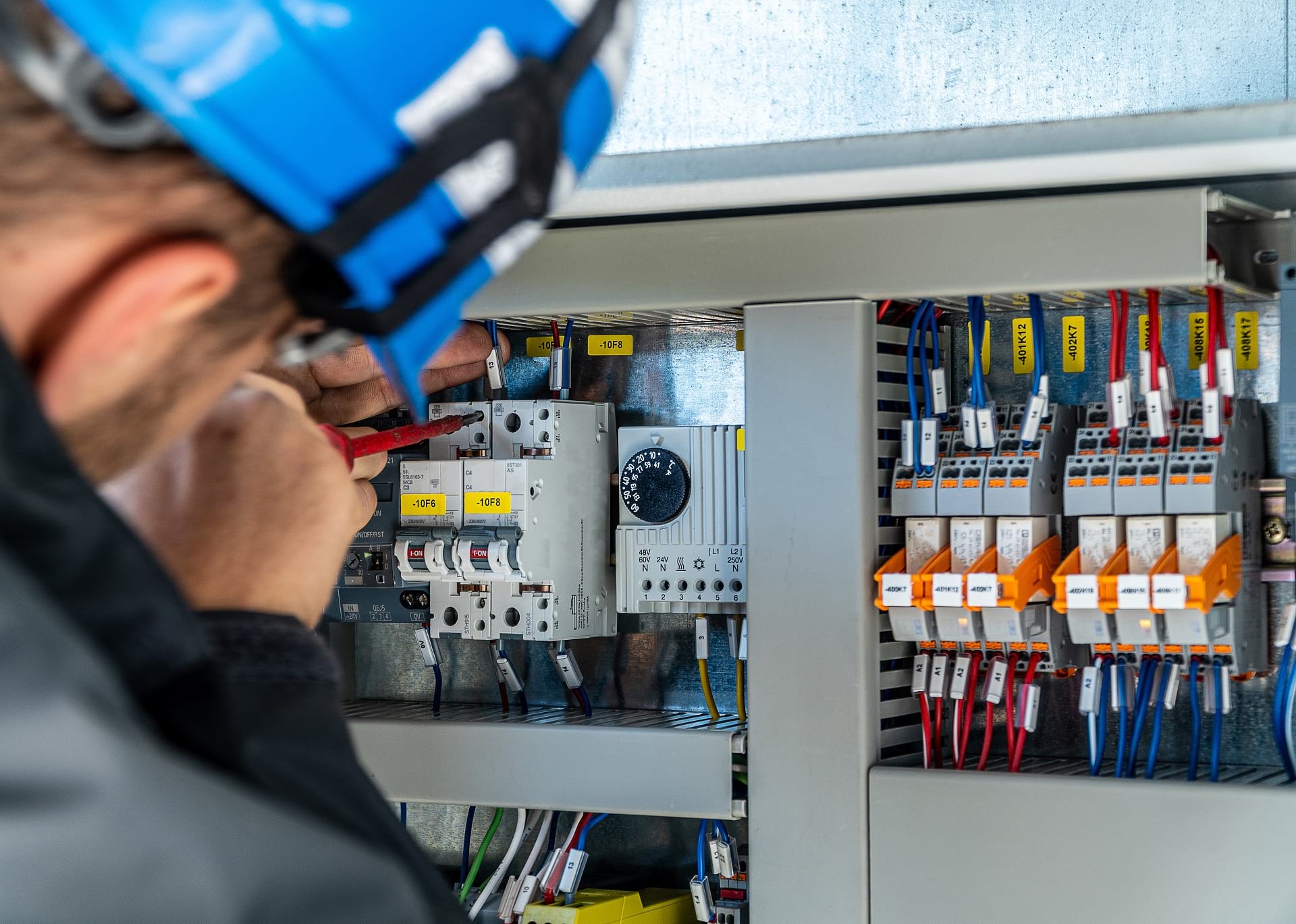 Warum eine regelmäßige Prüfung elektrischer Anlagen vorgeschrieben ist